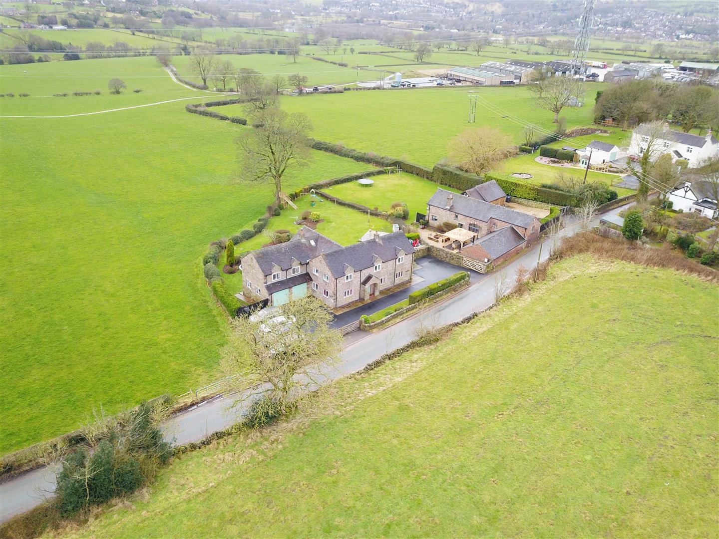 5 bed property in Park Lane, Stoke-On-Trent